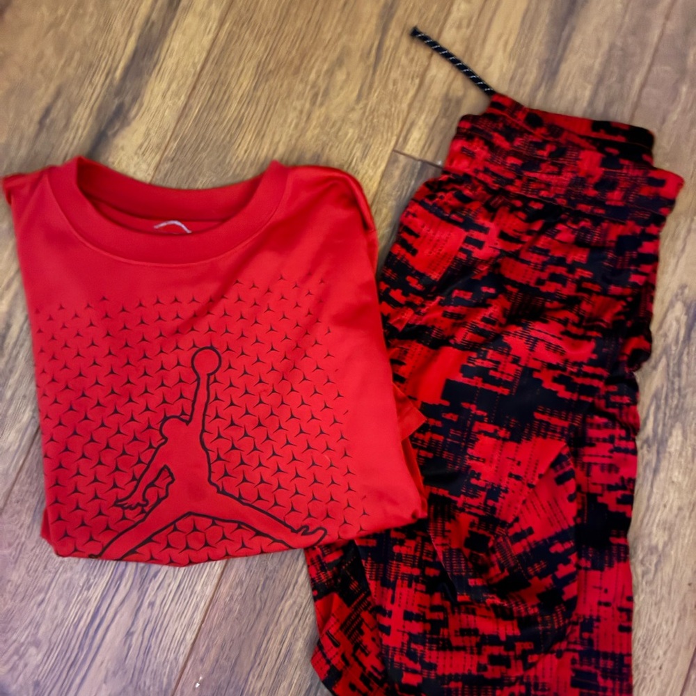 Kids Red Graphic Matching Set 10/12